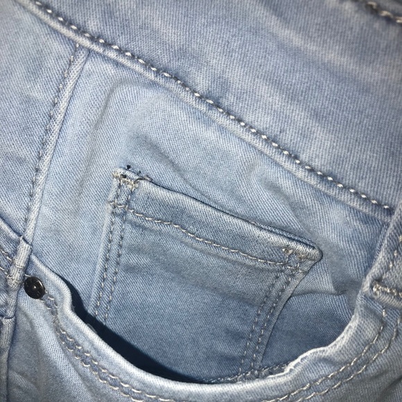 Size 3 High-Rise Wax Jeans with 5 buttons - Picture 3 of 9